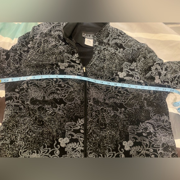 BIG SALE(3for $50)- Alex Evenings Black Jacket with Silver Floral Embroidery - Picture 5 of 7